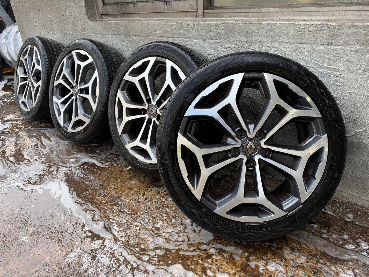 Renault Kadjar 19” Alloy Wheels with Excellent Continental Tyres