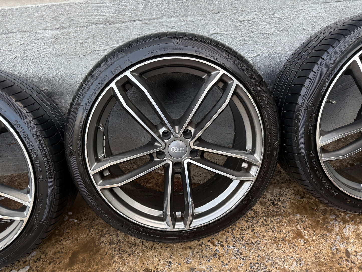 Audi A5/A6/Q5 20” Alloy Wheels with Good Tyres