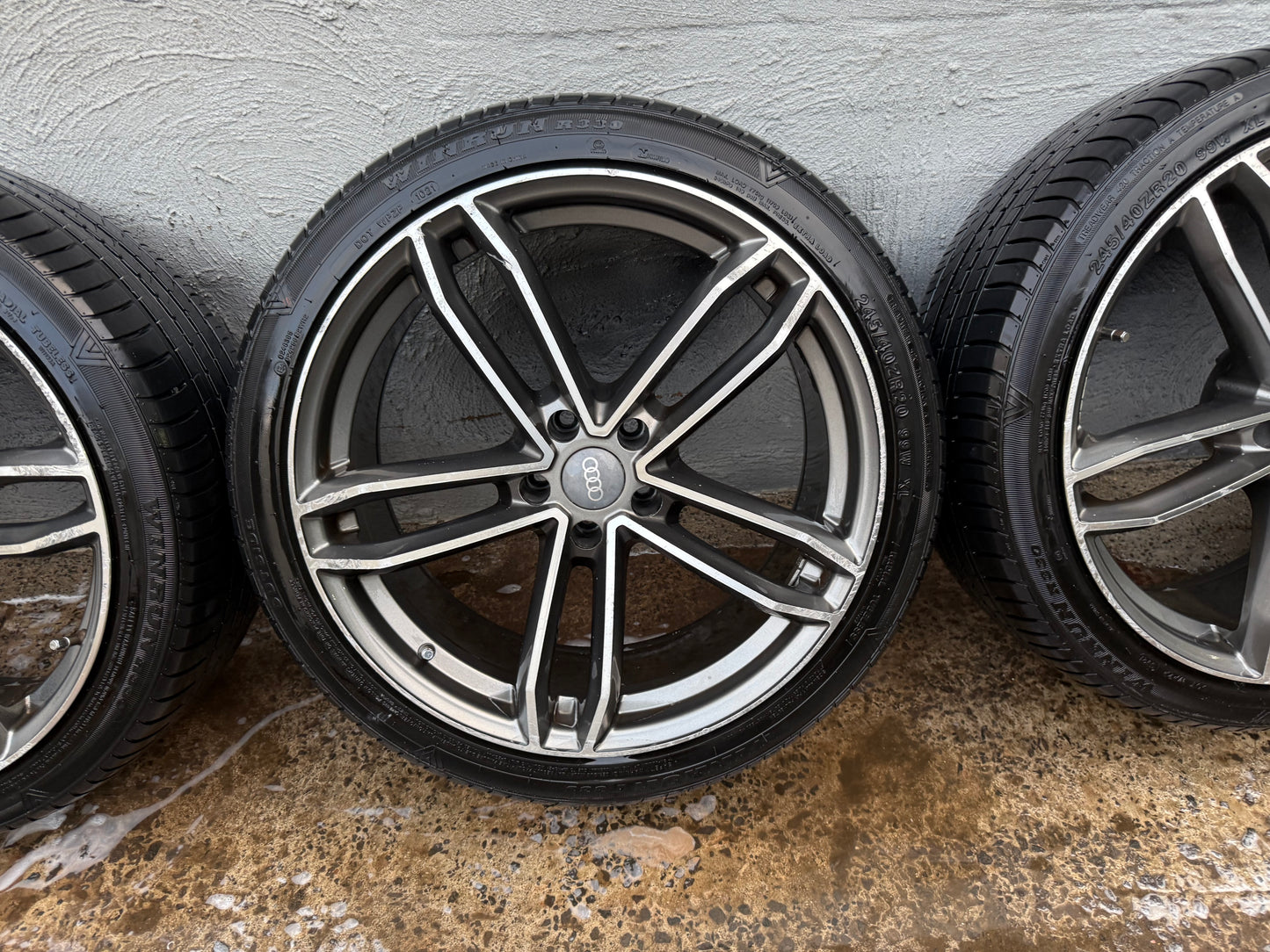 Audi A5/A6/Q5 20” Alloy Wheels with Good Tyres