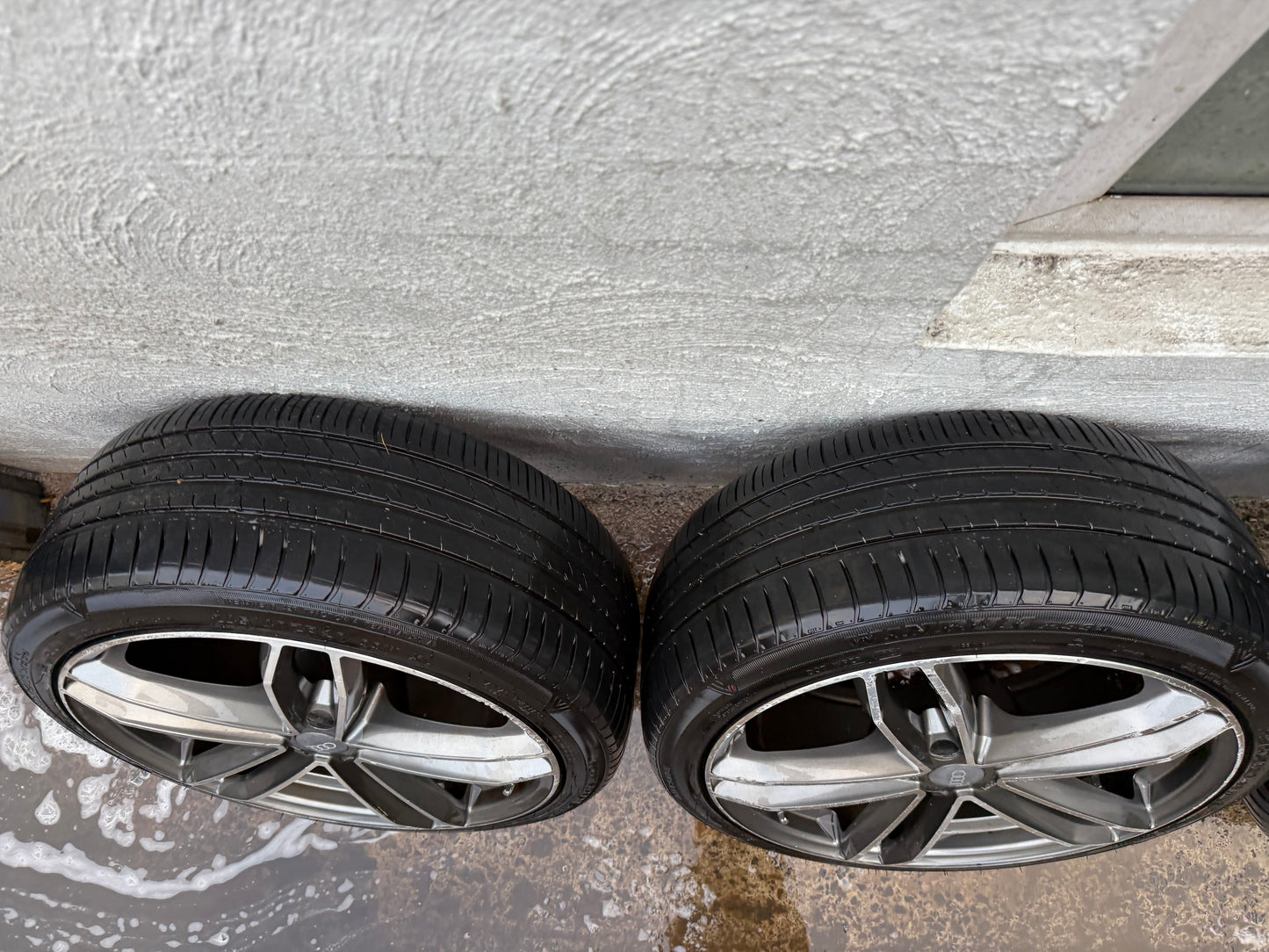 Audi A5/A6/Q5 20” Alloy Wheels with Good Tyres