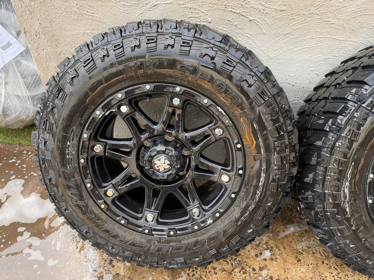 CSA Black Alloy Wheels on 32" Mud Tyres