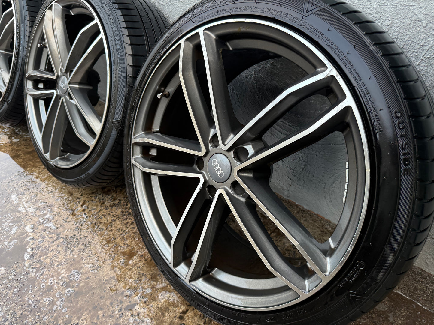 Audi A5/A6/Q5 20” Alloy Wheels with Good Tyres