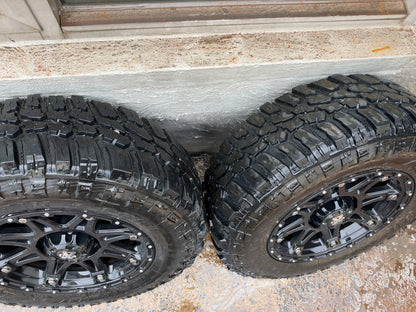 CSA Black Alloy Wheels on 32" Mud Tyres