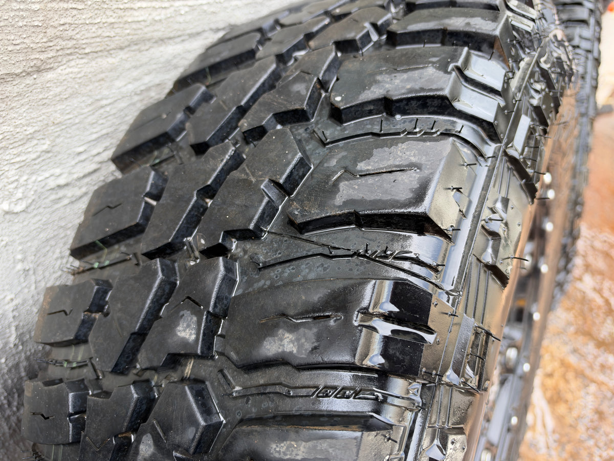 CSA Black Alloy Wheels on 32" Mud Tyres