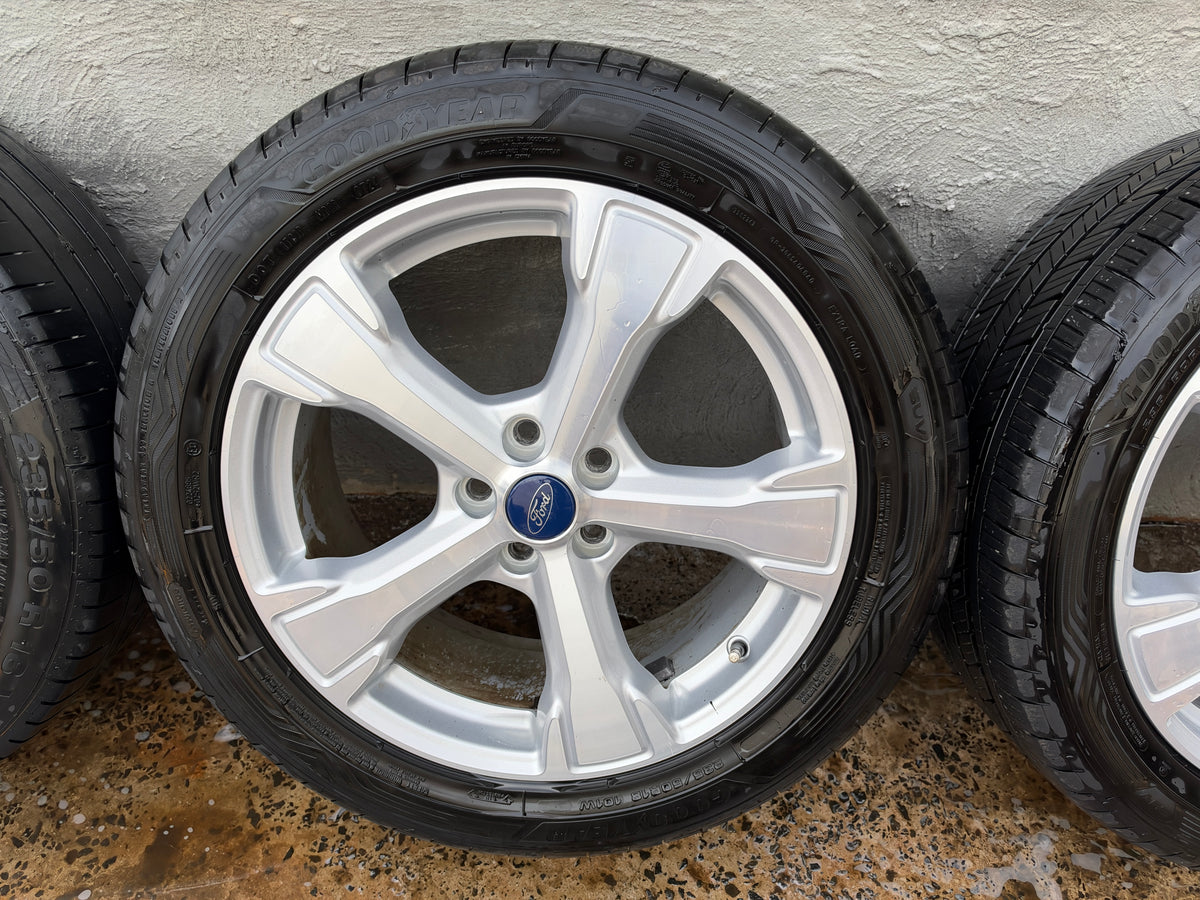 Ford Kuga/Escape 18” Alloy Wheels with Excellent Tyres