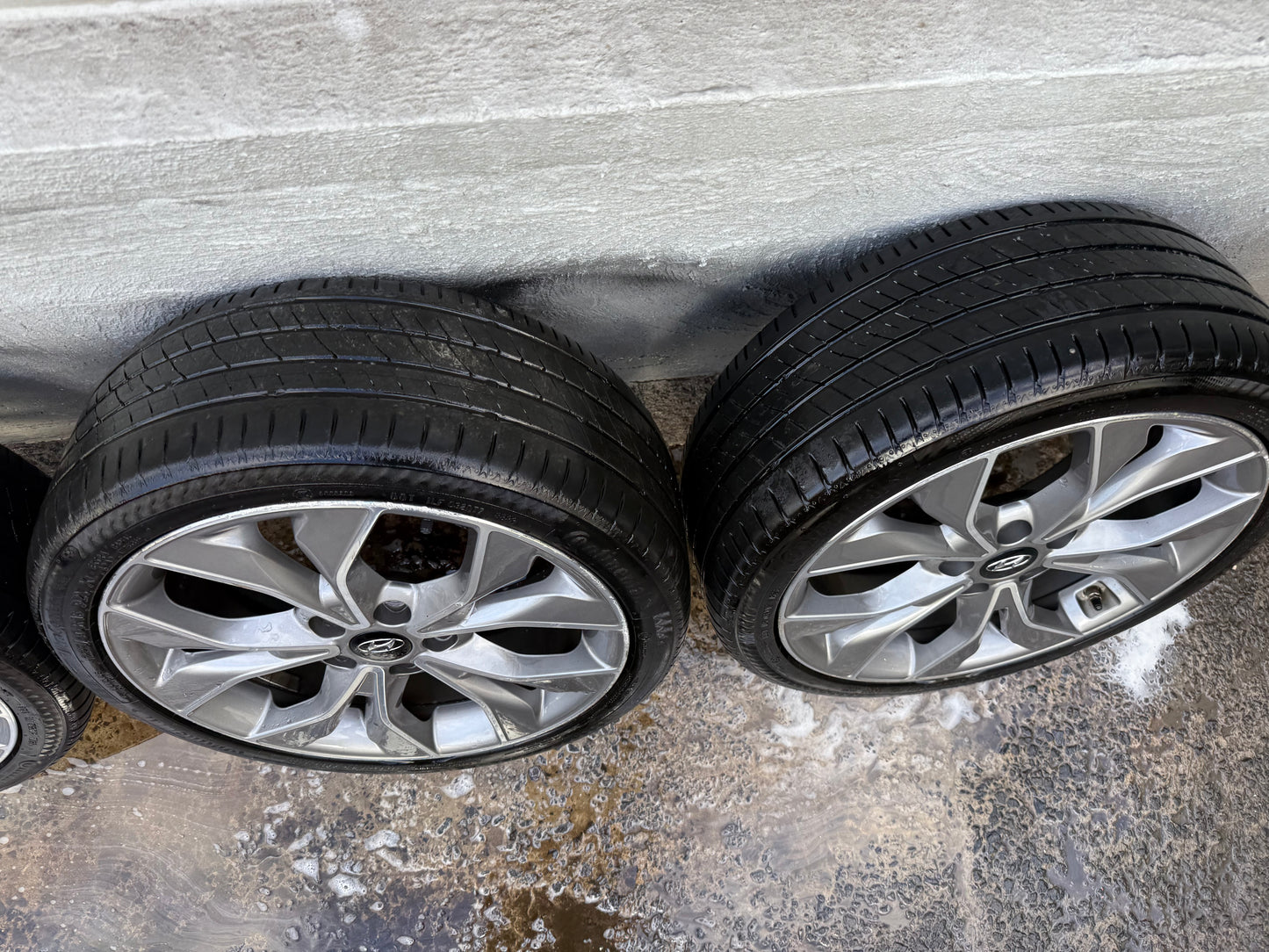 Hyundai Elantra/i30 18” Alloy Wheels with Very Good Tyres