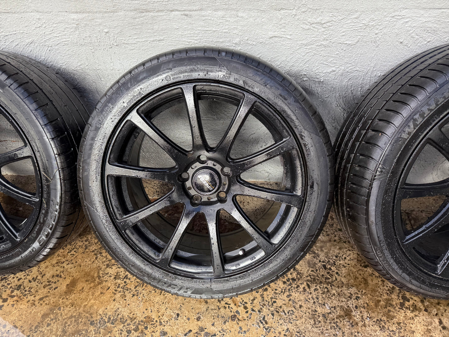 Speedy Black 18” Alloy Wheels with Tyres