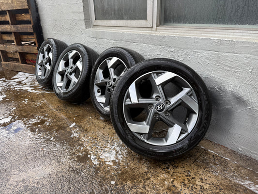Hyundai Venue 17” Alloy Wheels with Good Tyres
