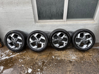 Hyundai Venue 17” Alloy Wheels with Good Tyres