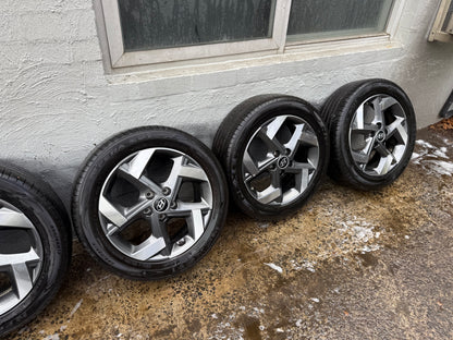Hyundai Venue 17” Alloy Wheels with Good Tyres