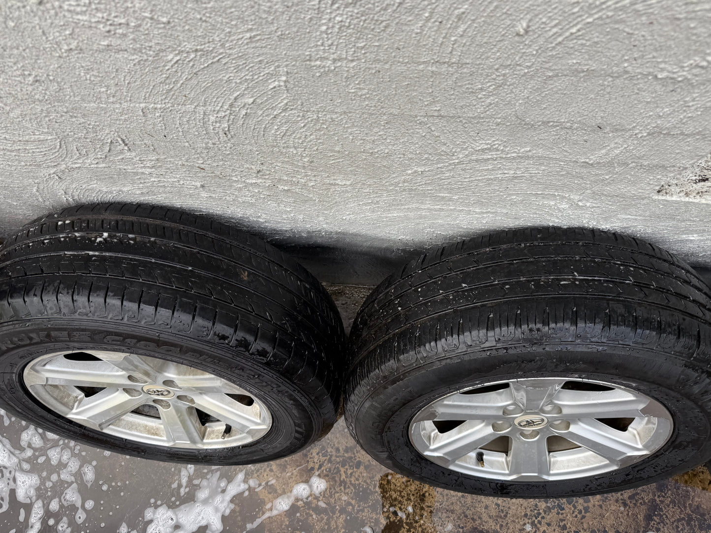 Toyota Kluger 17” Alloy Wheels with Very Good Tyres
