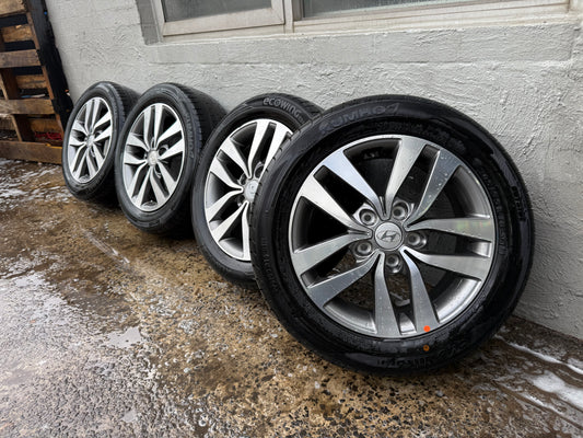 Hyundai i30 16” Alloy Wheels with Very Good Tyres