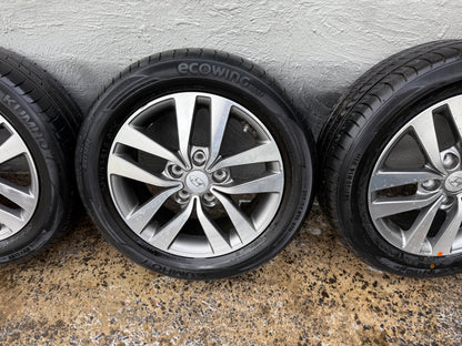 Hyundai i30 16” Alloy Wheels with Very Good Tyres