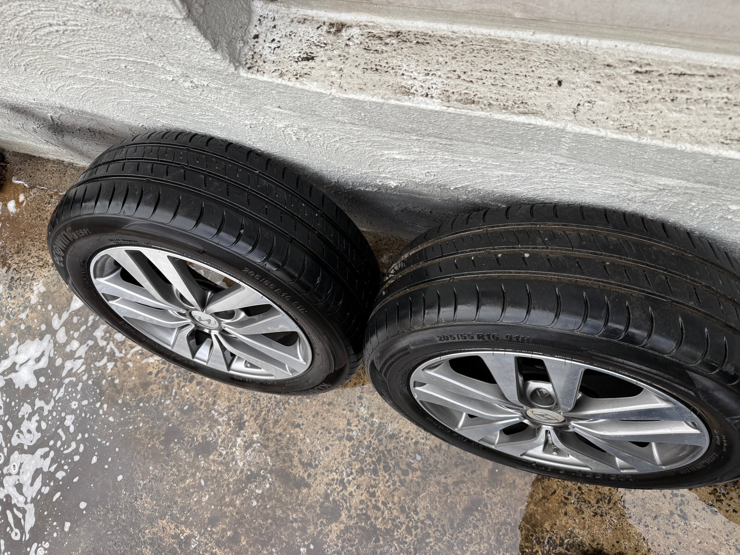 Hyundai i30 16” Alloy Wheels with Very Good Tyres