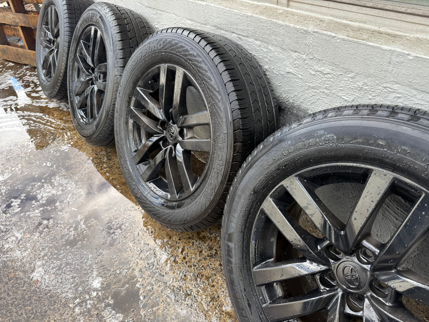 Toyota Kluger 18” Alloy Wheels with Very Good Tyres