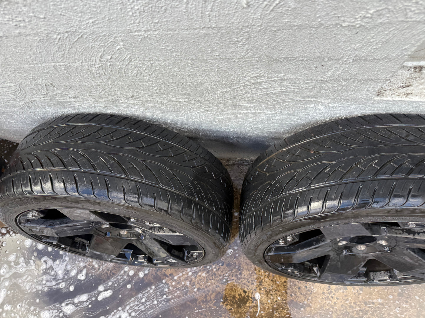 KMC XD 22” Alloy Wheels with Good Tyres