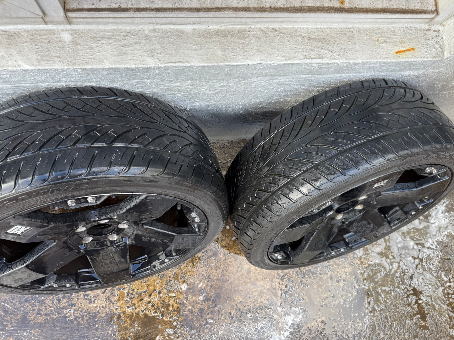 KMC XD 22” Alloy Wheels with Good Tyres