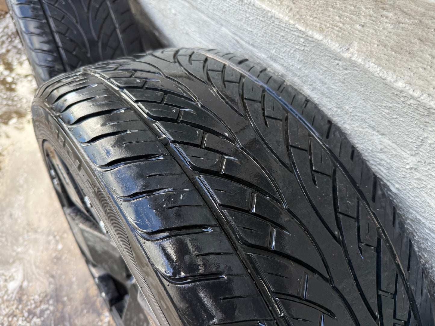 KMC XD 22” Alloy Wheels with Good Tyres