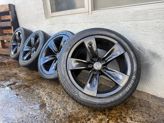 BMW/Holden Commodore 5 Spoke Black 18” Alloy Wheels with Good Tyres