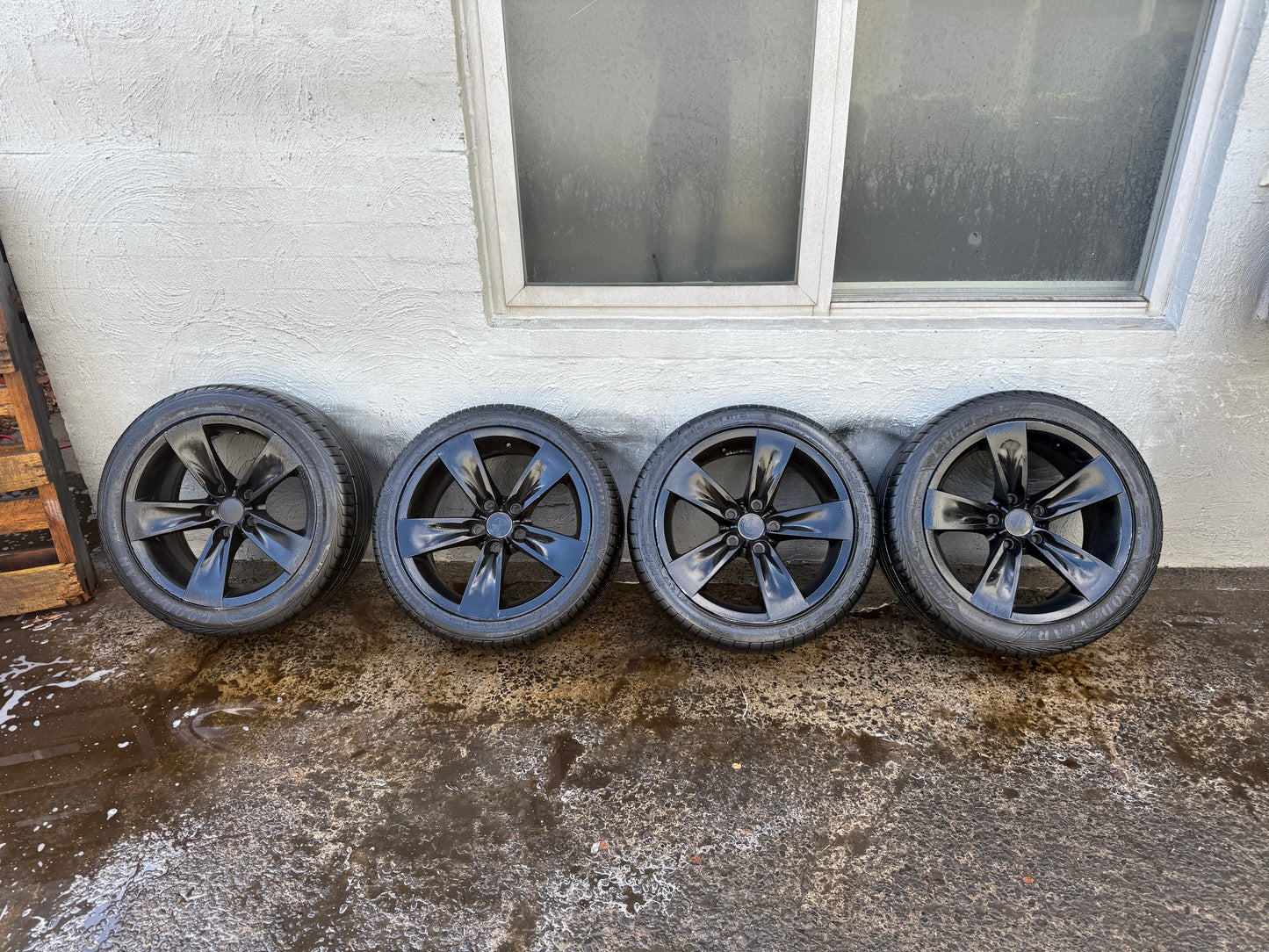 BMW/Holden Commodore 5 Spoke Black 18” Alloy Wheels with Good Tyres