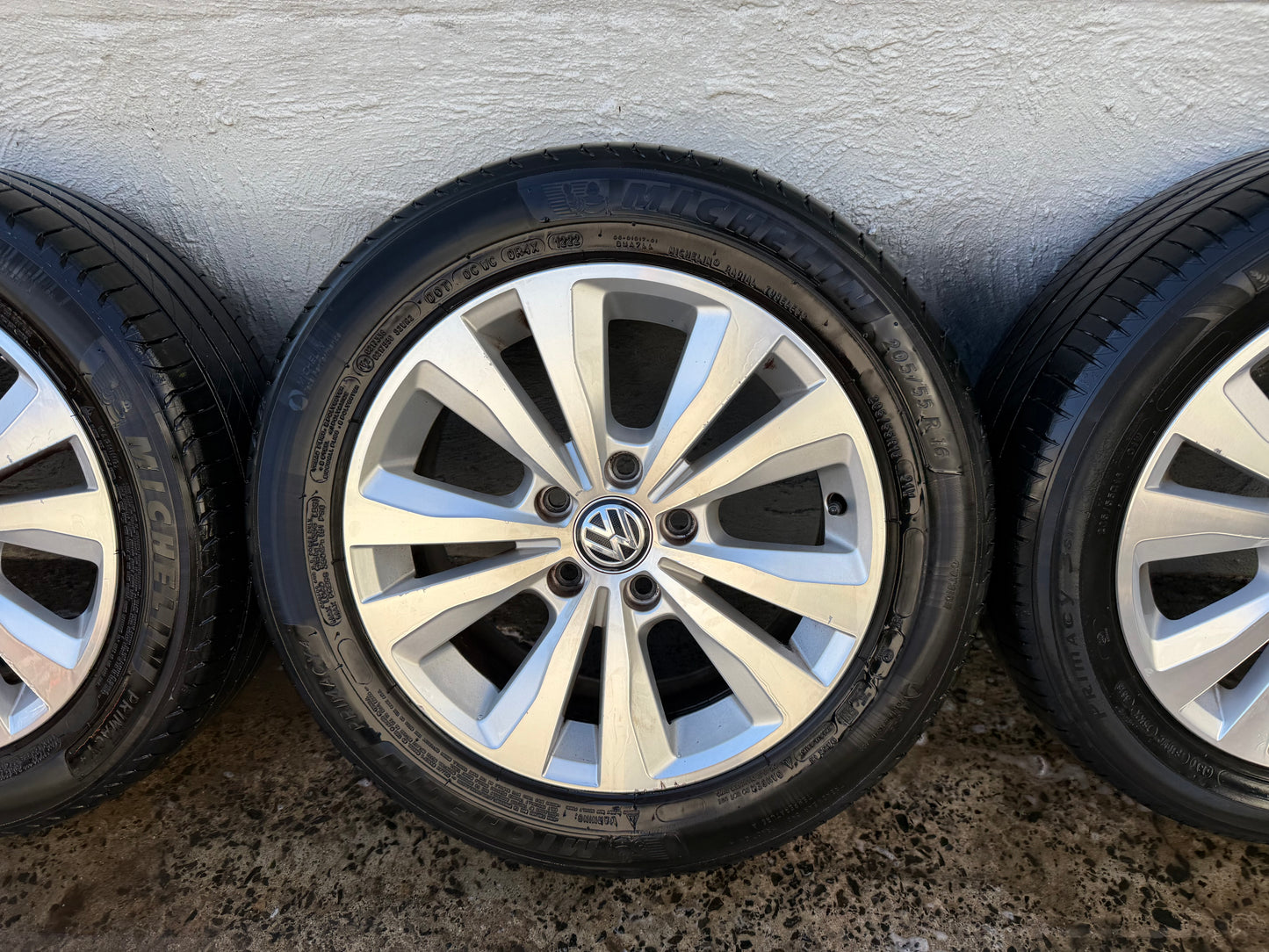 Volkswagen Golf 16” Alloy Wheels with Good Tyres