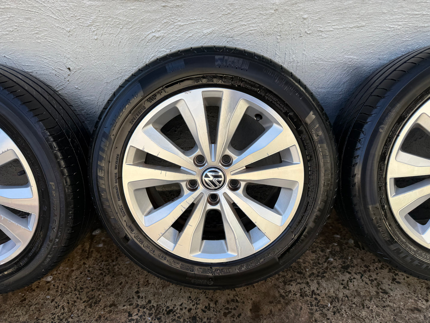 Volkswagen Golf 16” Alloy Wheels with Good Tyres