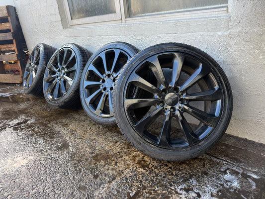 Mercedes Benz C250 Staggered 19” Alloy Wheels with Very Good Tyres