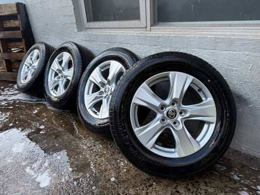 Toyota RAV4 17” Alloy Wheels with Very Good Tyres