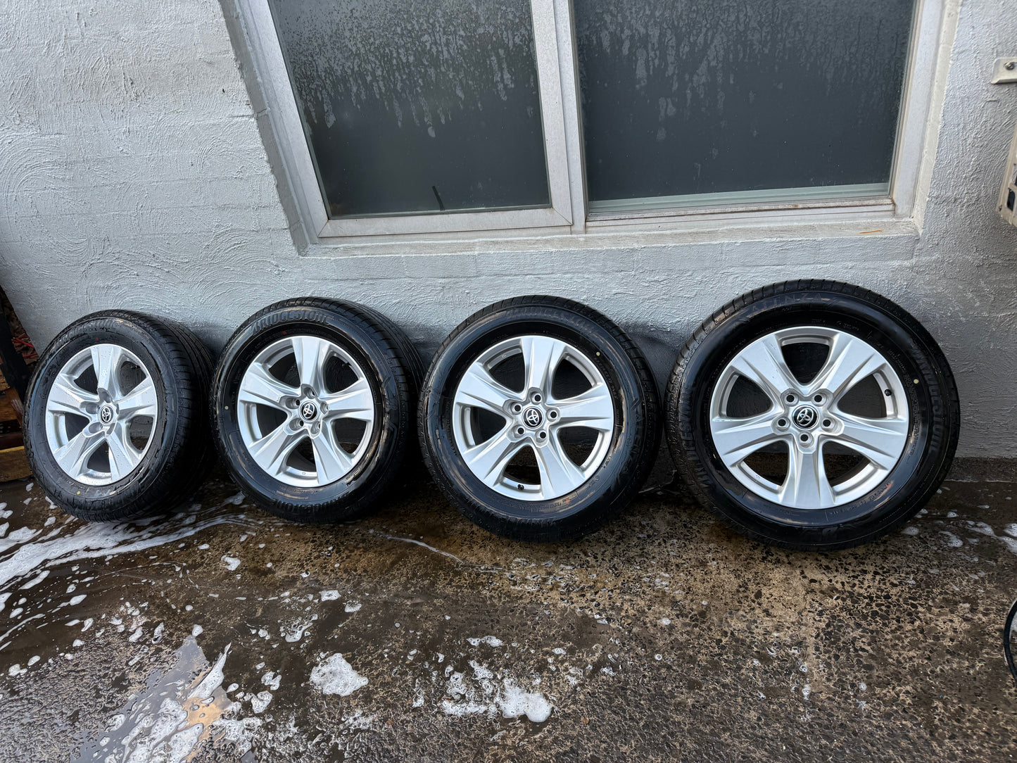 Toyota RAV4 17” Alloy Wheels with Very Good Tyres