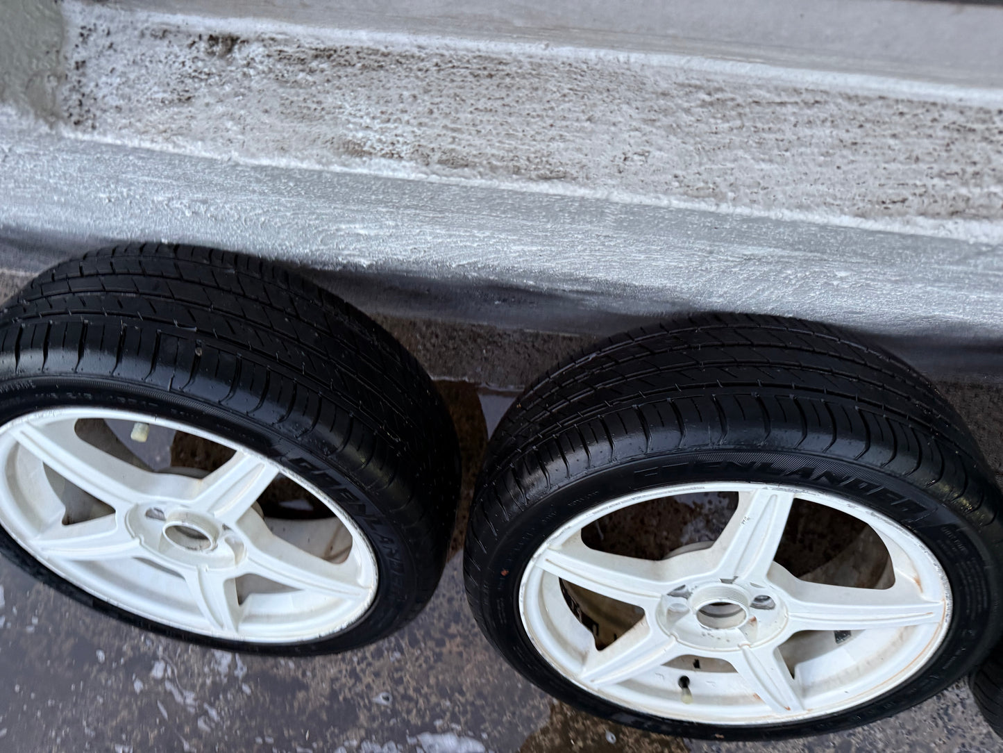 Multi Fit 5 Spoke 4 Stud White 17" Alloy Wheels with Very Good Tyres