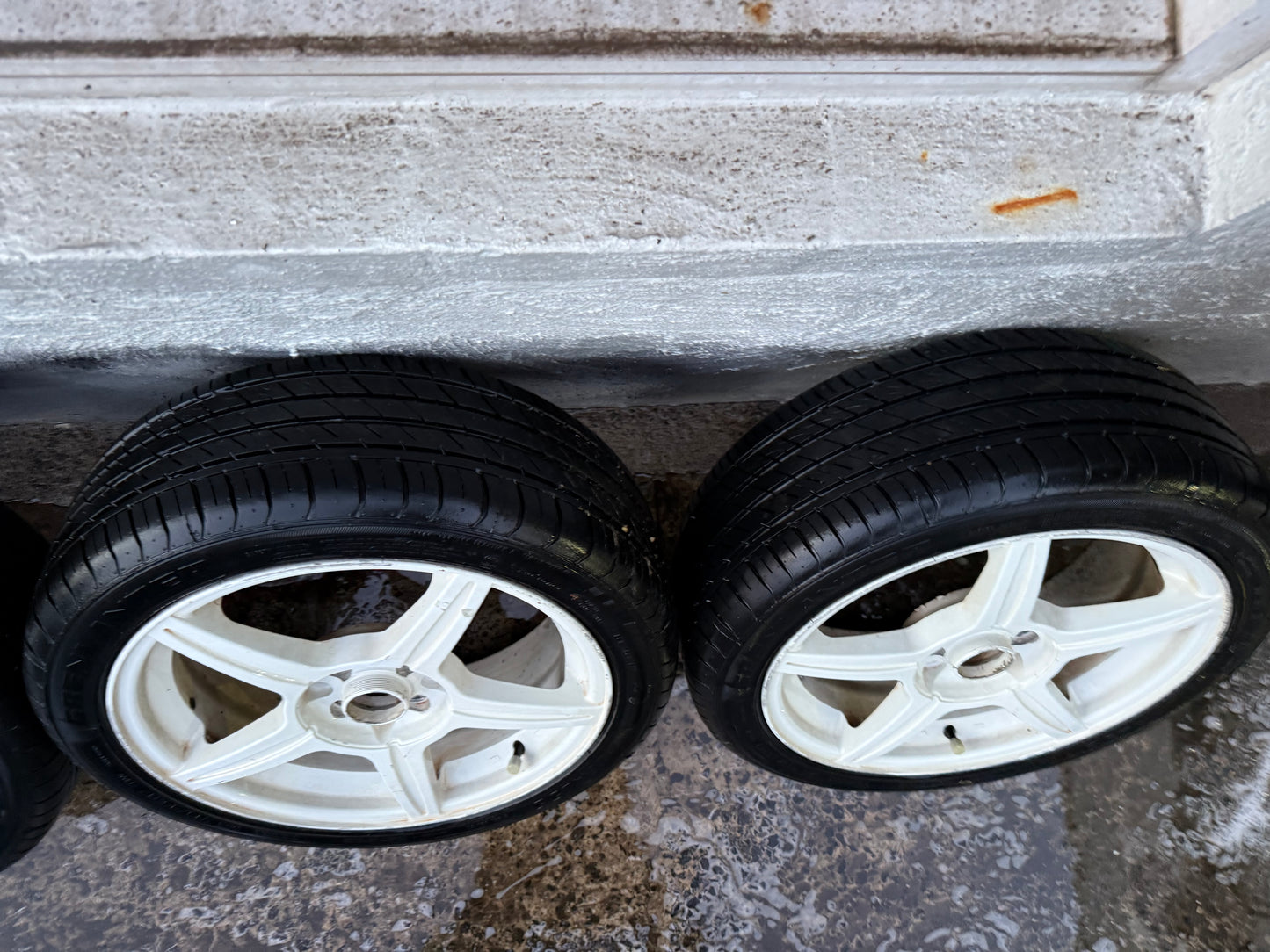 Multi Fit 5 Spoke 4 Stud White 17" Alloy Wheels with Very Good Tyres