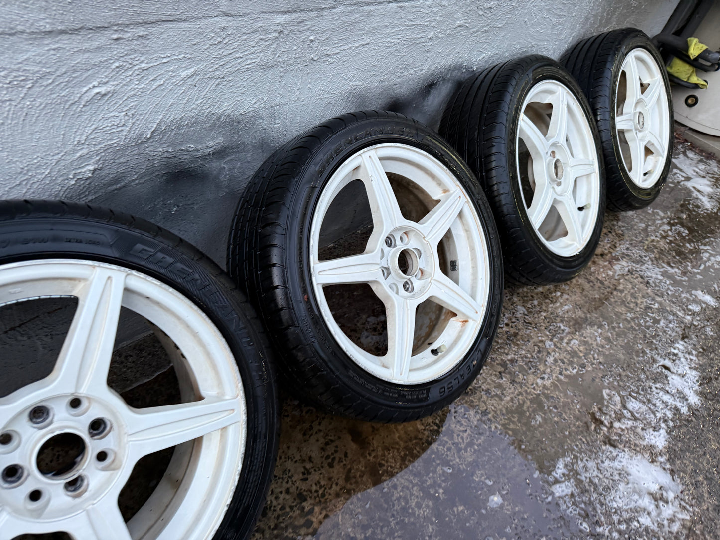 Multi Fit 5 Spoke 4 Stud White 17" Alloy Wheels with Very Good Tyres