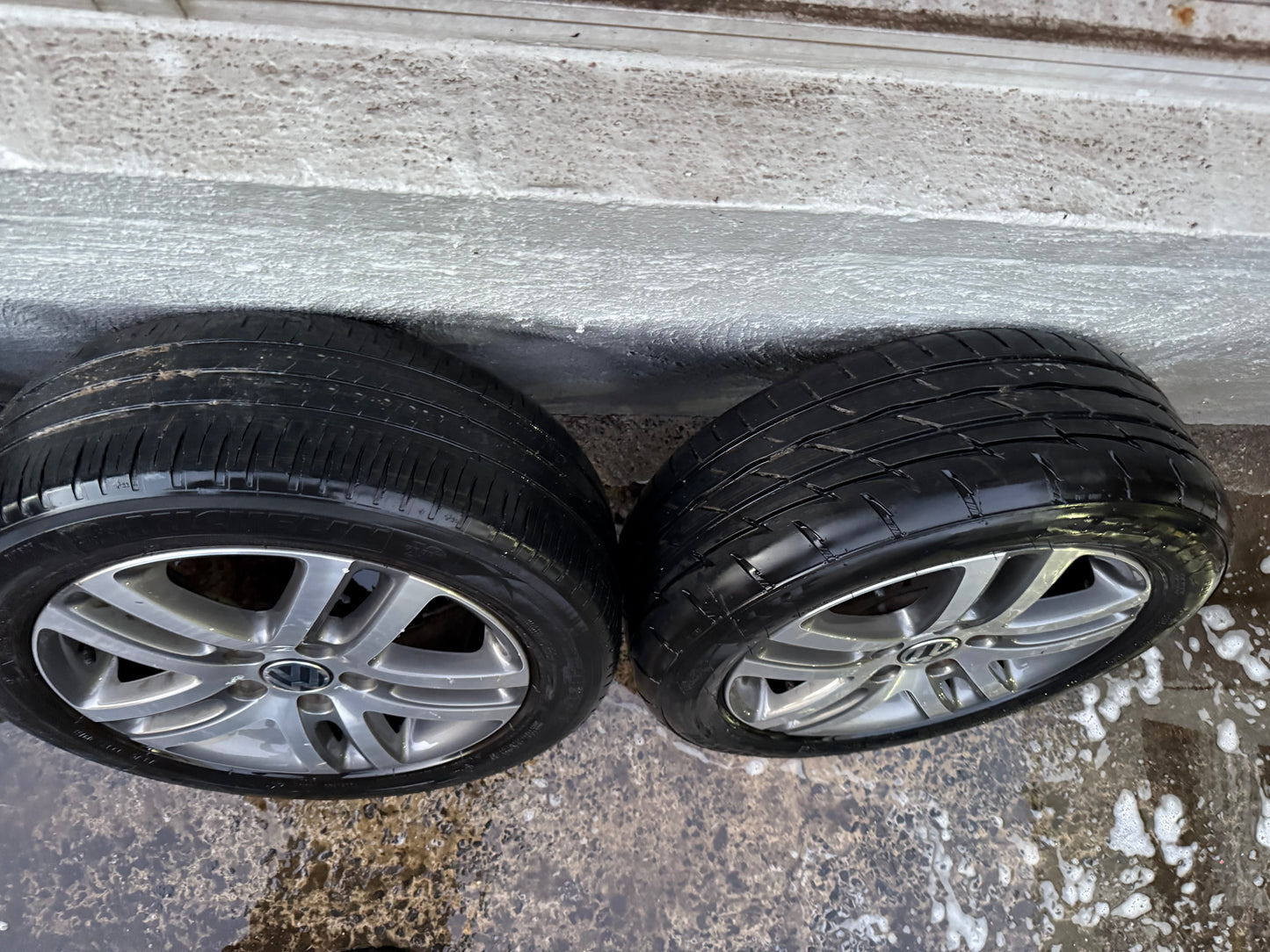 Volkswagen Tiguan 16” Alloy Wheels with Good Tyres