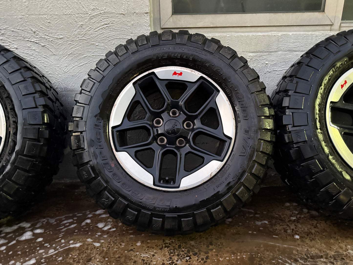 Jeep Gladiator/Rubicon/Wrangler 17” Alloy Wheels with Very Good Tyres Set of 5