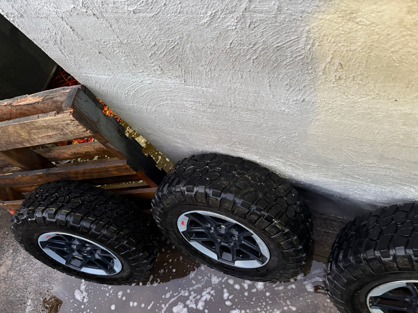 Jeep Gladiator/Rubicon/Wrangler 17” Alloy Wheels with Very Good Tyres Set of 5