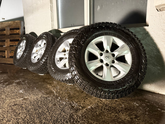 Toyota Prado/Hilux 17” Alloy Wheels with Very Good Tyres