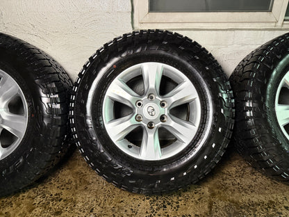 Toyota Prado/Hilux 17” Alloy Wheels with Very Good Tyres