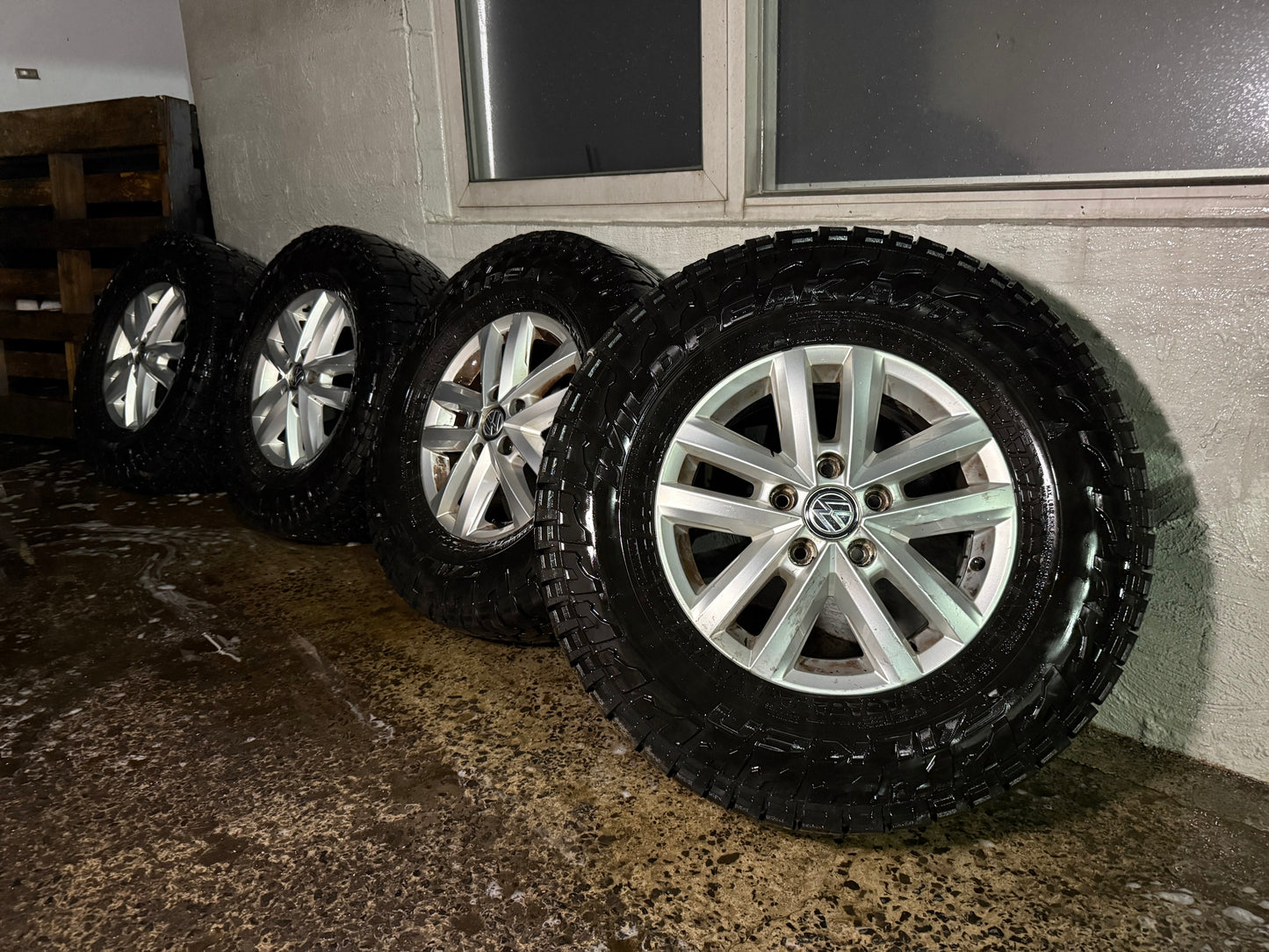 Volkswagen Amarok 16” Alloy Wheels with Excellent Tyres