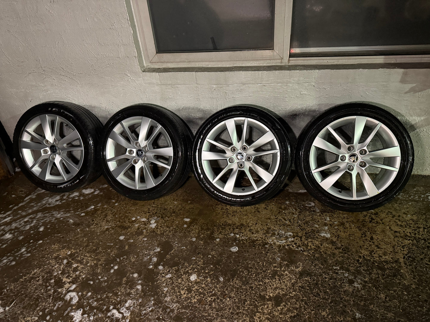 Skoda Octavia 17” Alloy Wheels with Good Tyres