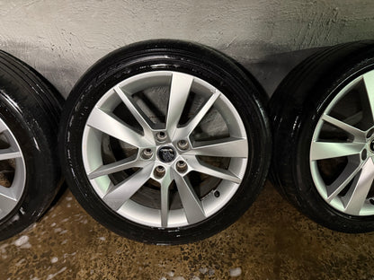 Skoda Octavia 17” Alloy Wheels with Good Tyres