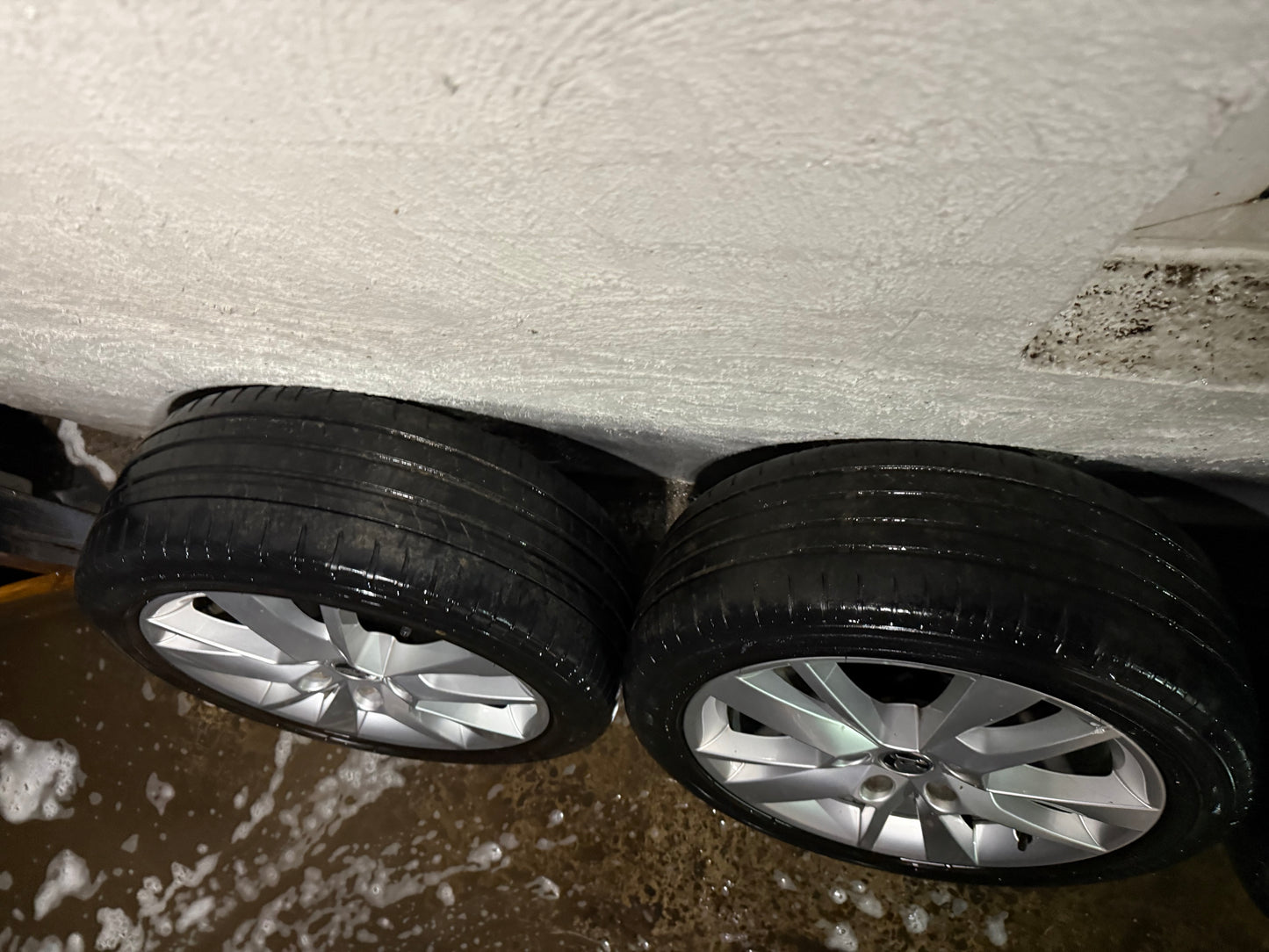 Skoda Octavia 17” Alloy Wheels with Good Tyres