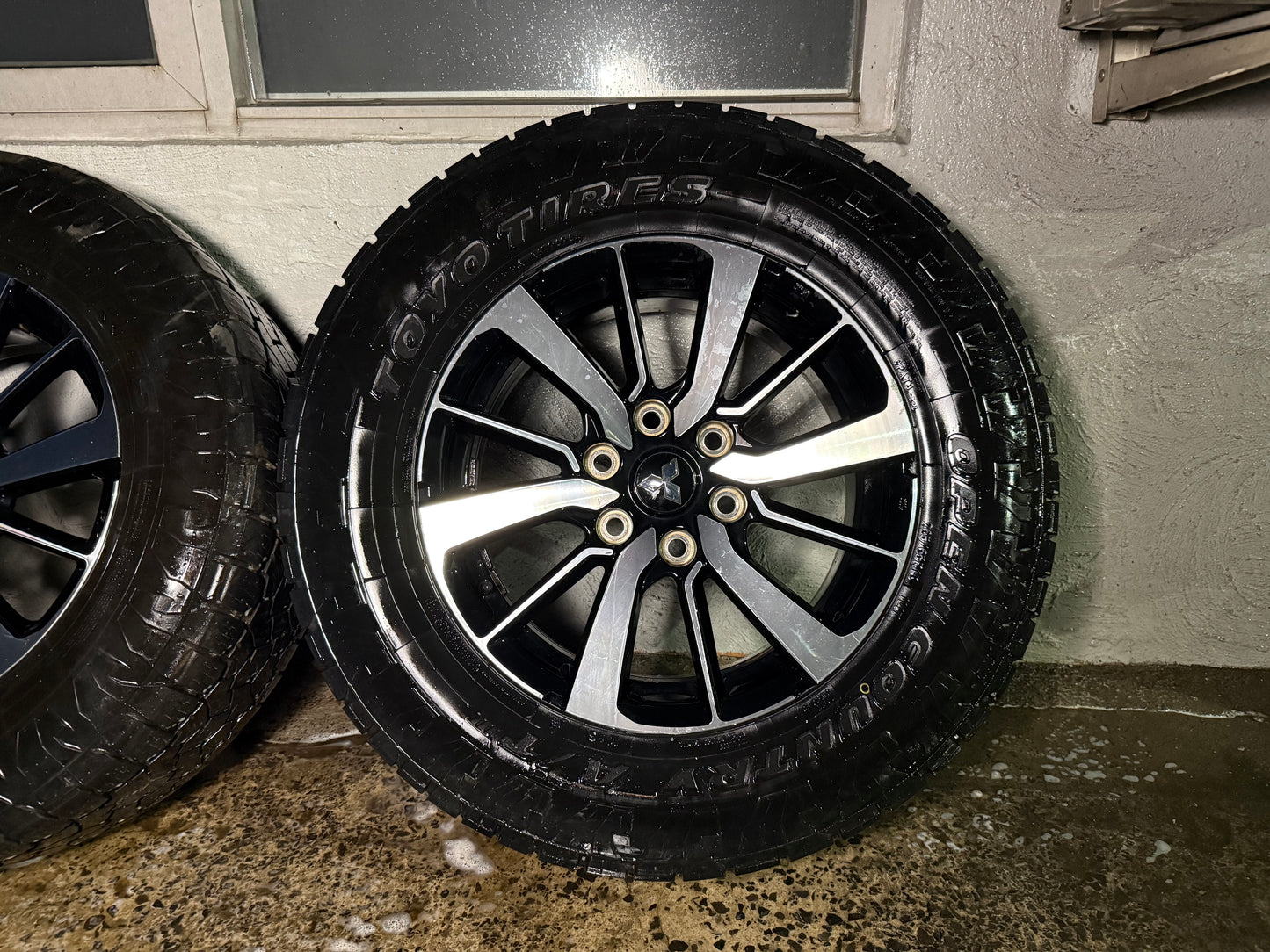 Mitsubishi Triton/Pajero 18” Alloy Wheels with Toyo Tyres