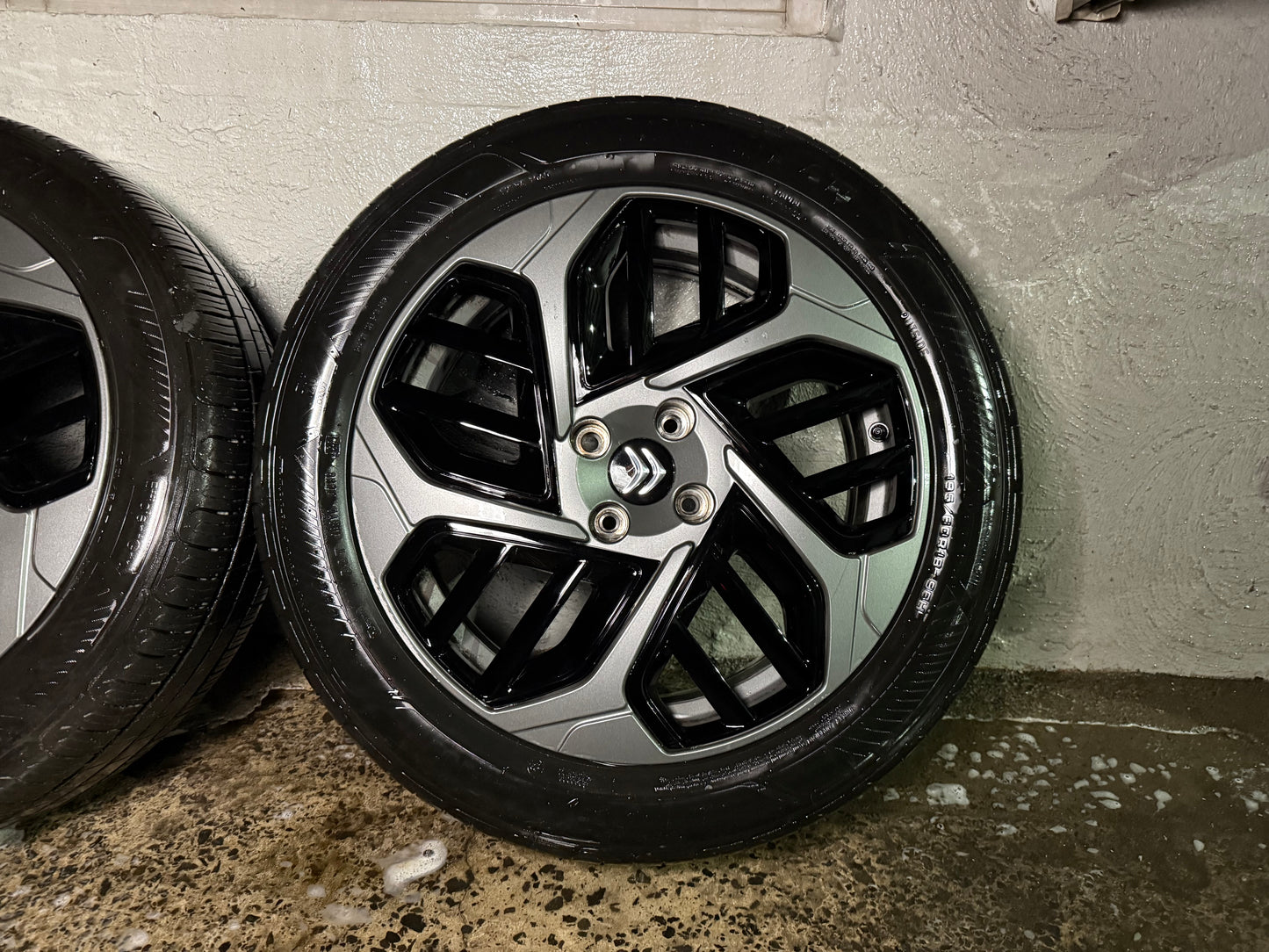Citroen C4 18” Alloy Wheels with Excellent Tyres