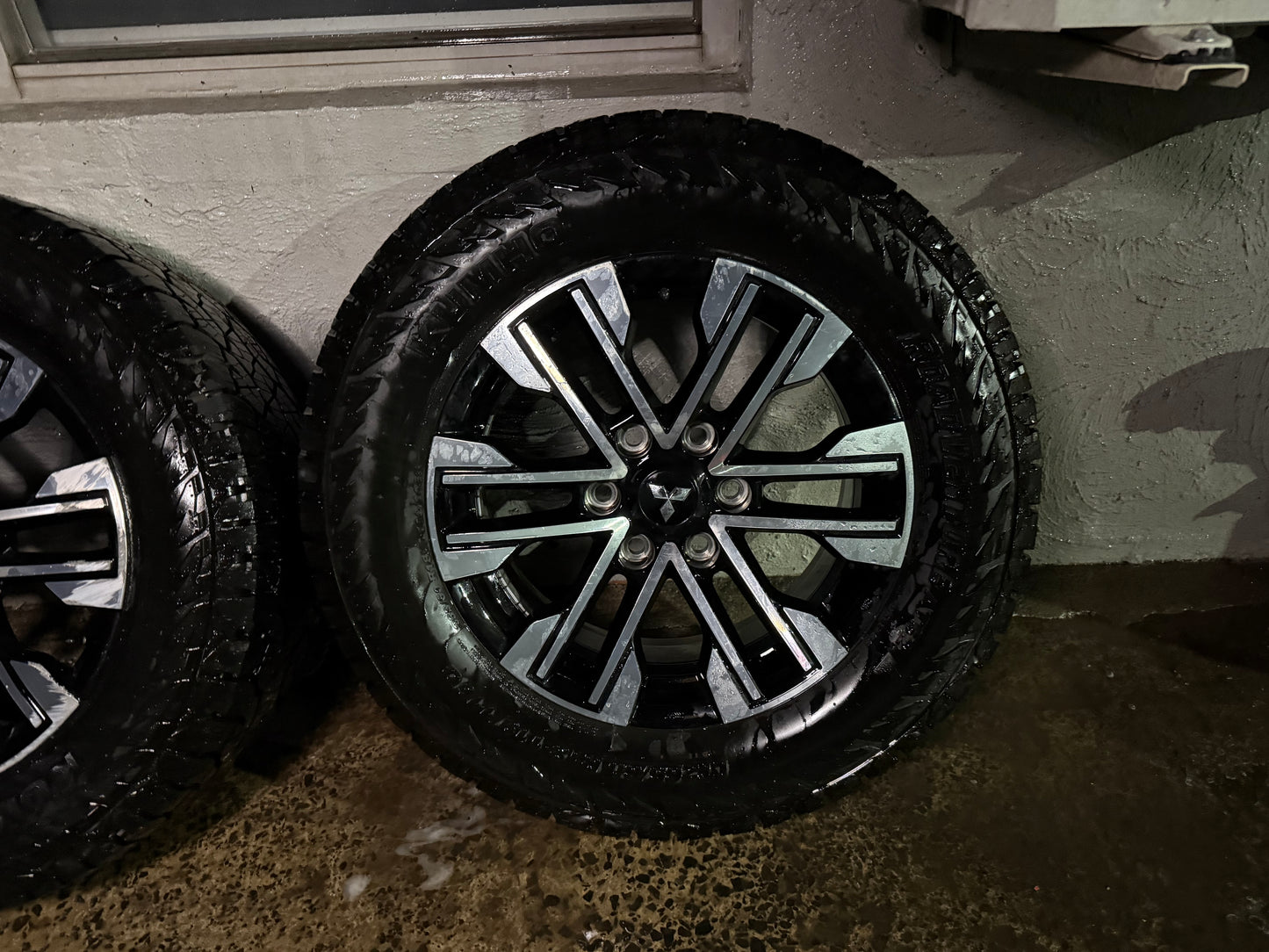 Mitsubishi Triton 18” Alloy Wheels with Excellent Tyres