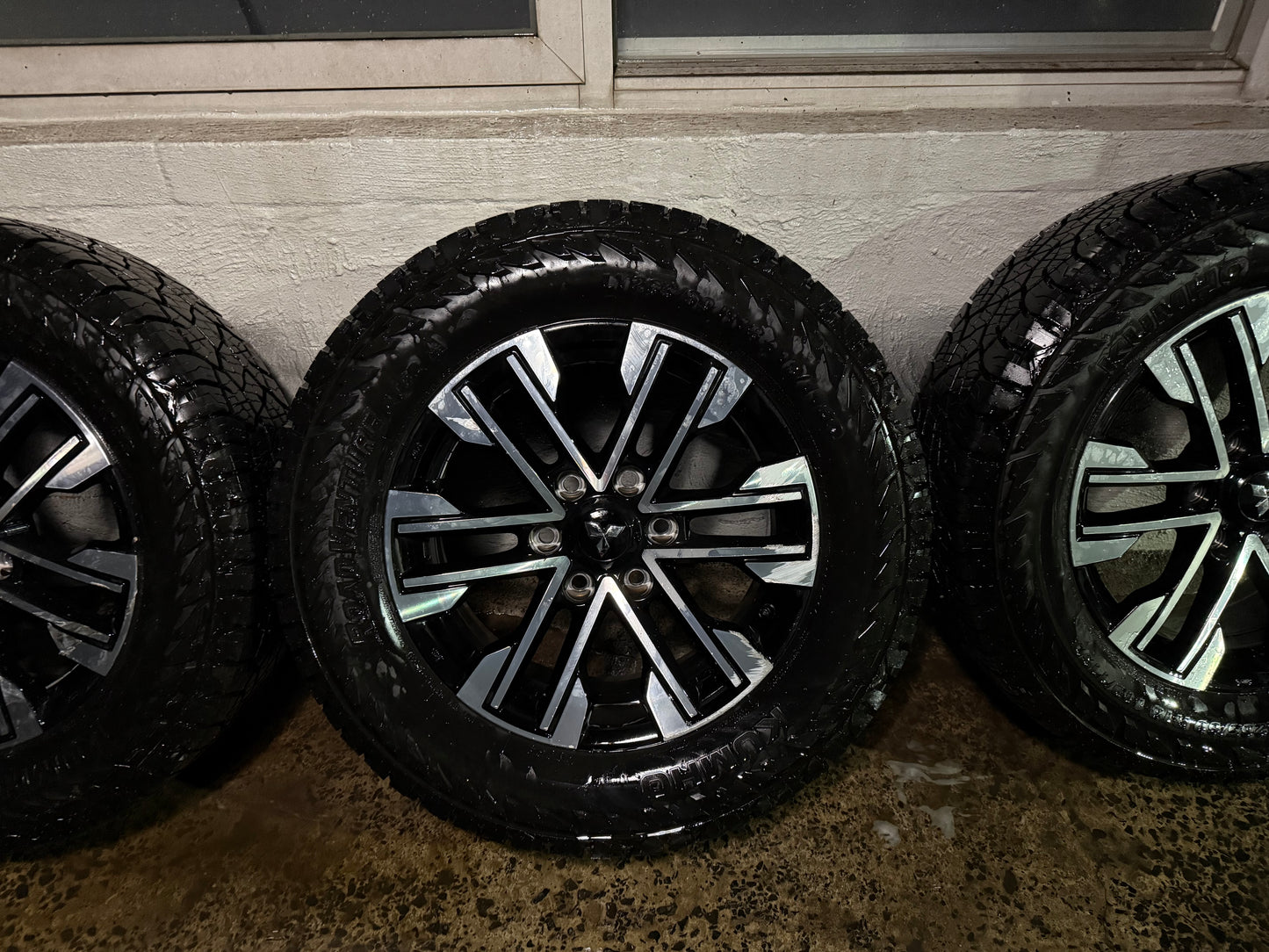 Mitsubishi Triton 18” Alloy Wheels with Excellent Tyres