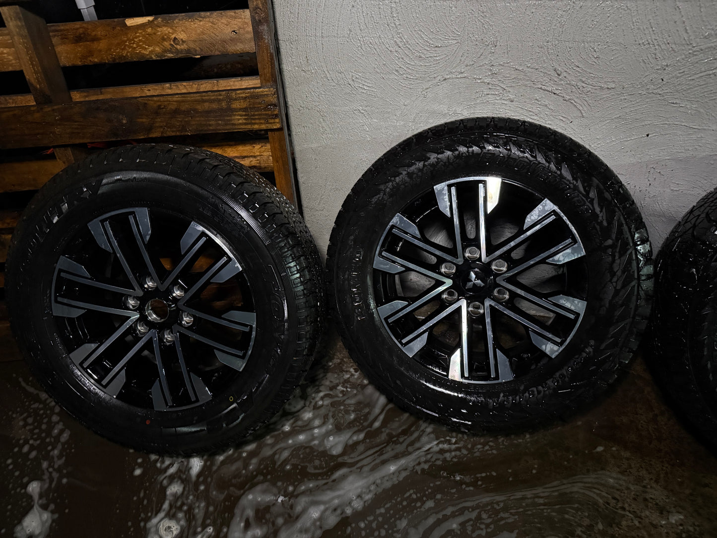 Mitsubishi Triton 18” Alloy Wheels with Excellent Tyres