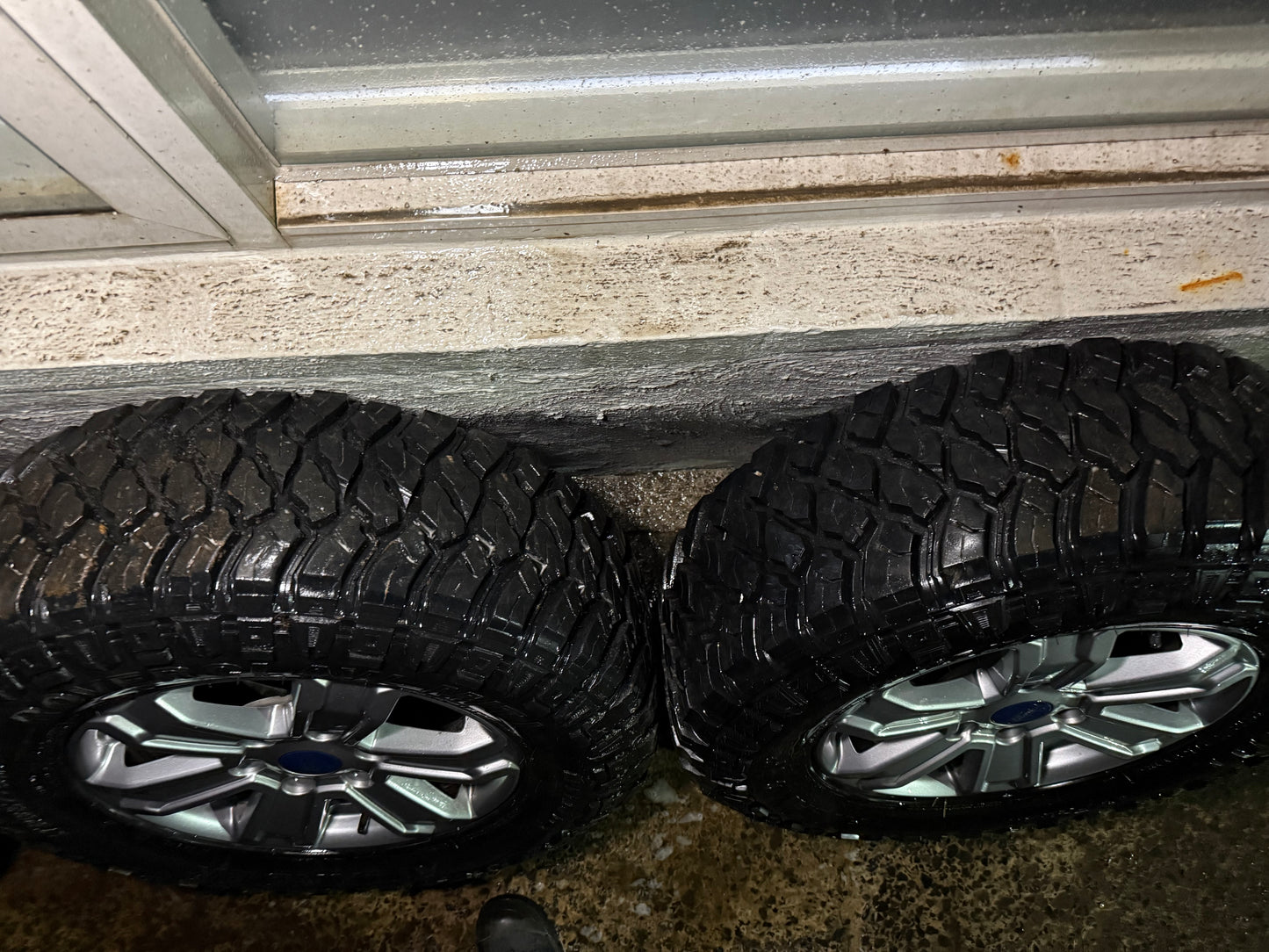 Ford Ranger 17” Alloy Wheels with 32” Mud Tyres