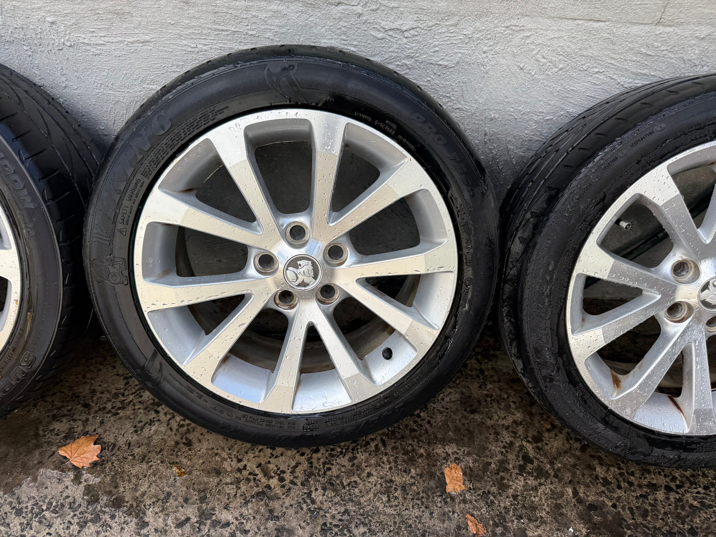 Holden Commodore VE/VF 18” Alloy Wheels with Tyres