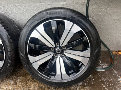 Volvo XC40 19” Staggered Alloy Wheels with Good Tyres