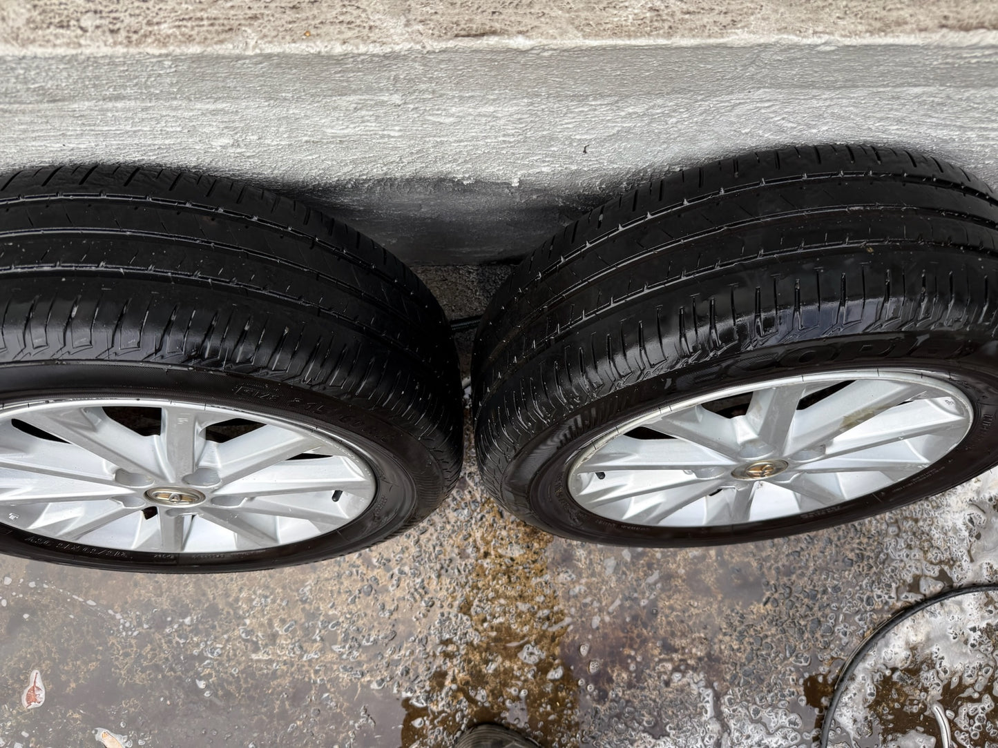 Toyota Camry 16” Alloy Wheels with Good Bridgestone Tyres